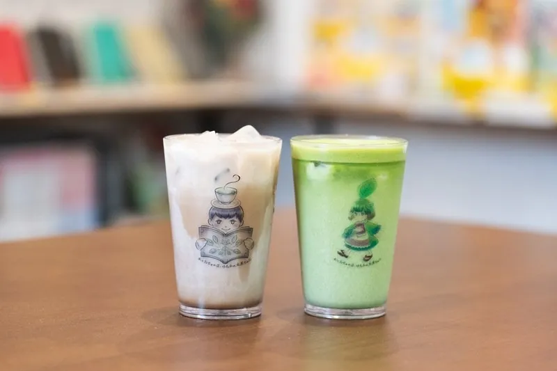 自分に合った本とお茶が見つかる空間